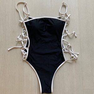Gigi C One Piece “Victoria”